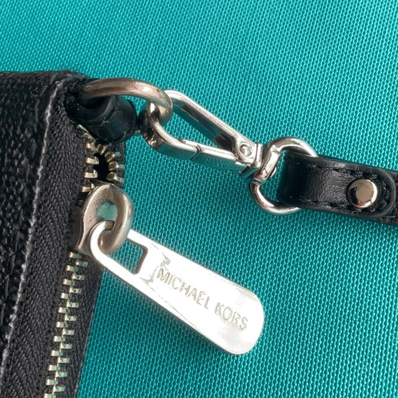 Michael Kors wallet - Picture 3 of 10